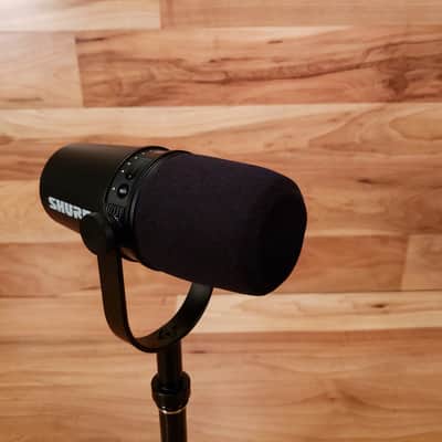 Shure Motiv MV7-K Podcasting, Streaming, Home Recording and Gaming Microphone Black Free Shipping! image 6