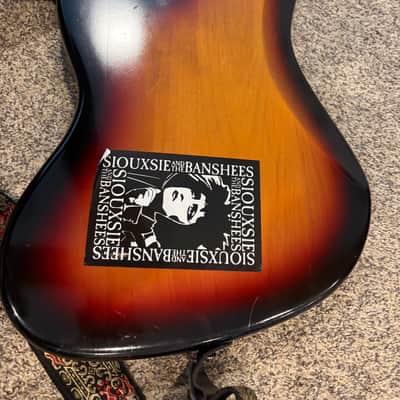 Fender American Series Jazz Bass with Rosewood Fretboard 2000 - 2007 3-Color Sunburst image 5