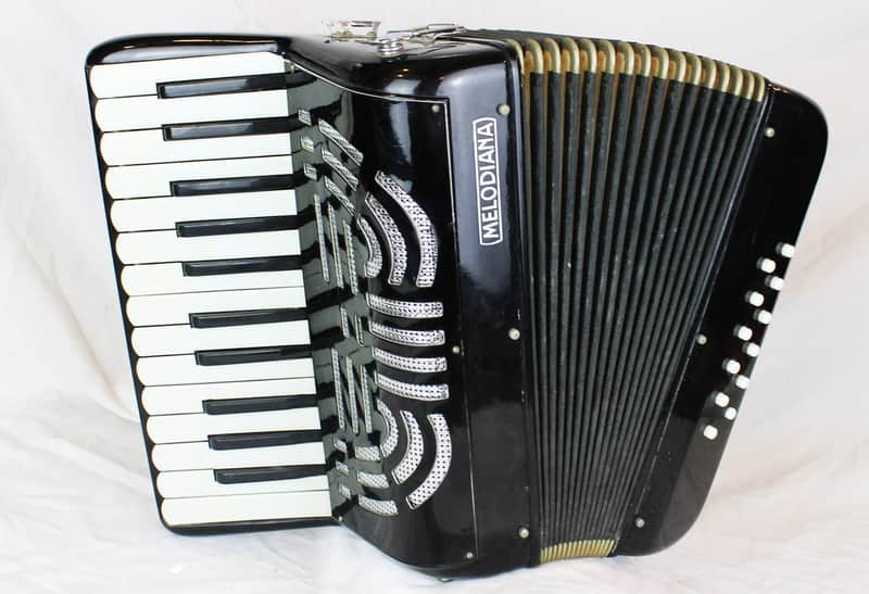 8314 - Black Melodiana Bambino Piano Accordion MM 25 12 image 1