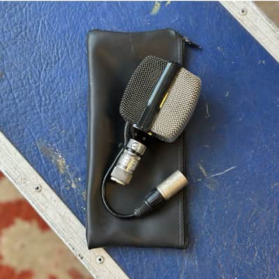 AKG D12 (Fender F-560) Dynamic Microphone image 3