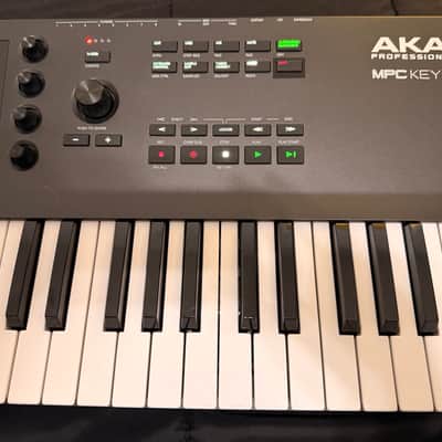 Akai MPC Key 61 Standalone Workstation Synthesizer 2022 - Present - Black image 3
