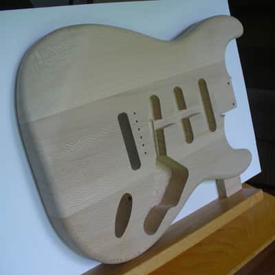 Exotic '62 S-Style Quarter Sawn American Sycamore Guitar Body for Strat® Neck Natural made in USA image 2