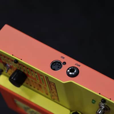 DigiTech MonoNeon Whammy Artist Signature 3 Octaves Pitch Shifting Effect Pedal image 11