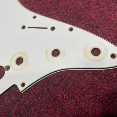 Fender Stratocaster Pearl Back 1968 - 1969 - 1970 - White Pickguard Old Reissue Relic image 7