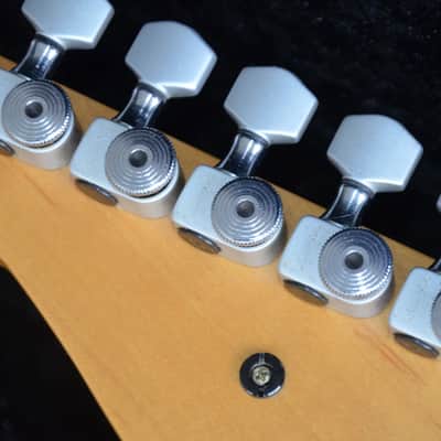Blade Levinson RH Strat-style guitar*sounds/plays/looks really great! Top quality made in Japan ca.1992/93*has handmade passive Leosounds PU's*fine trem with roller bridges*frets are 100%*1799€ imagen 15