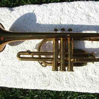 Holton Collegiate Cornet, 1940, Gold, Case, Very Clean image 3