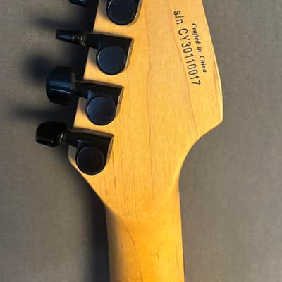 Squier Showmaster HH Skull & Crossbones 2003 - 2004 - Black Metallic / Skull & Crossbones image 7