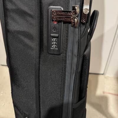 Quantum Industries Dual headless guitar gig bag TSA approved flight image 3
