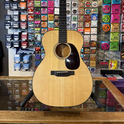 Martin Standard Series 000-18 Present - Natural image 1