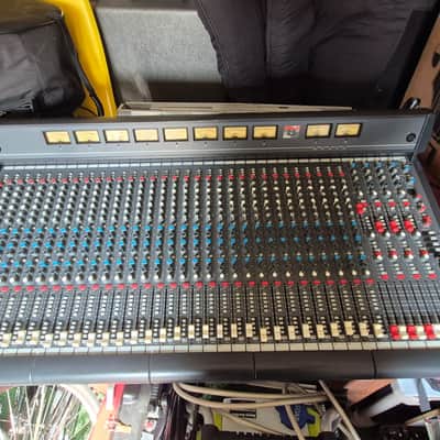 Soundtracs Solo 8 analog console mixer meter bridge 90s image 1