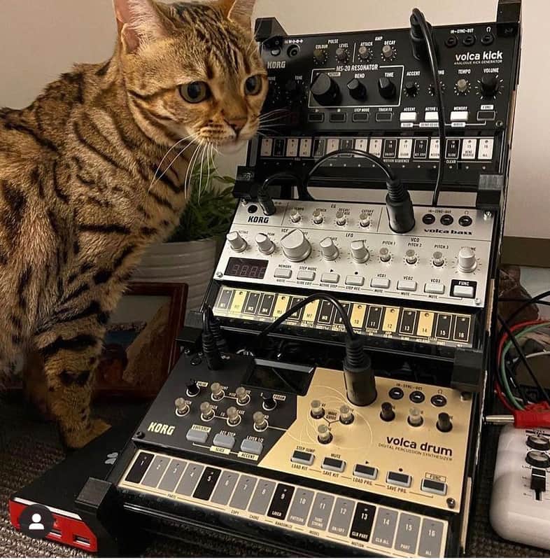 Korg volca stand triple tier - synth stand 3dstudiofurniture image 1