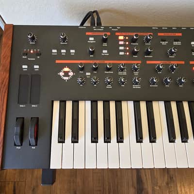 Dave Smith Instruments Prophet 12 61-Key 12-Voice Polyphonic Synthesizer 2013 - 2018 - Black with Wood Sides image 4