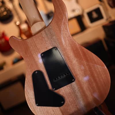 PRS SE Custom 24 Sapphire Fade 6429 image 13