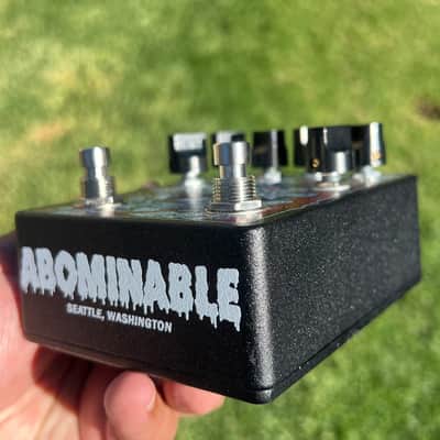Abominable Electronics Throne Torcher - Black image 2