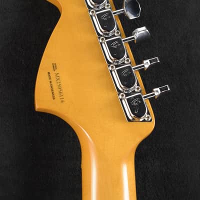 Fender Vintera II '70s Stratocaster 3-Color Sunburst Maple Fingerboard image 8