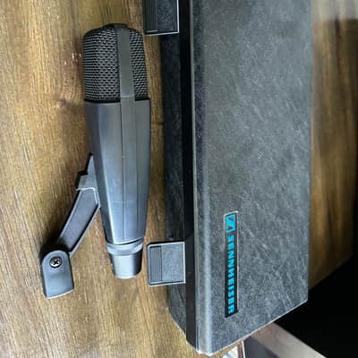 Sennheiser MD 421-II Dynamic Microphone w/ Case & Clip image 2