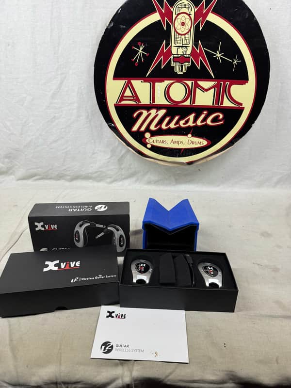 Xvive U2 Guitar Wireless System with Box image 1