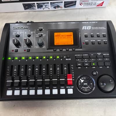 Zoom R8 8-Track Digital Recorder/Interface/Controller/Sampler w/ box image 2