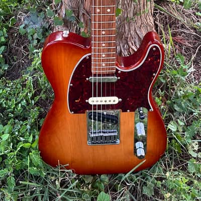 Fender Player Plus Nashville Telecaster 2023 - Present - Sienna Sunburst image 1