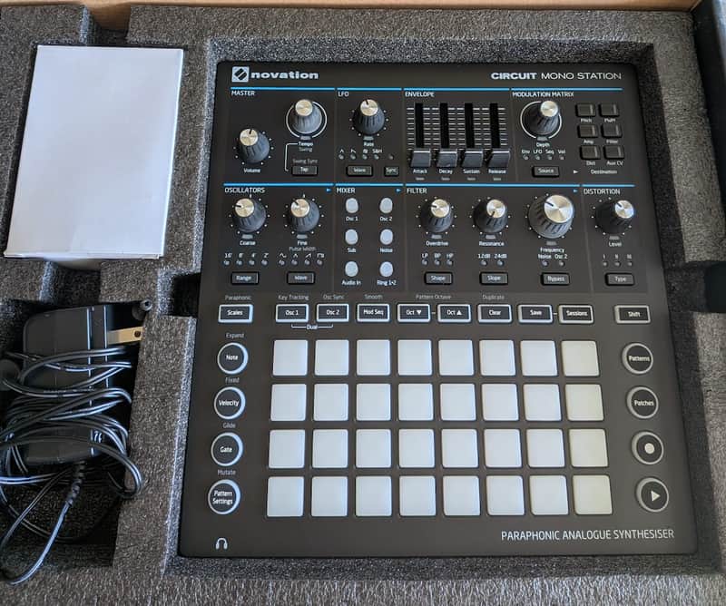 Novation Circuit Mono Station - Disco, Mint condition, original power supply & box included, <2 hours of use imagen 1