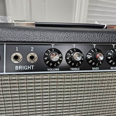 Fender '64 Custom Hand-wired Deluxe Reverb-Amp 2-Channel 20-Watt 1x12" Guitar Combo 2023 - Black image 3