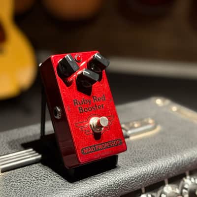 ギター MAD PROFESSOR Ruby Red Booster Mad Professor Ruby Red Booster - YouTube