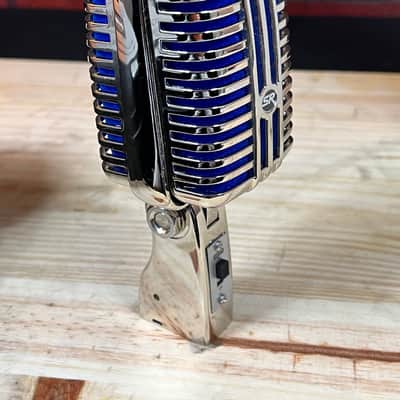 Stage Right by Monoprice Memphis Blue Classic Unidirectional Retro-Style Dynamic Microphone with Pop-free On/Off Switch and Protective Case image 2