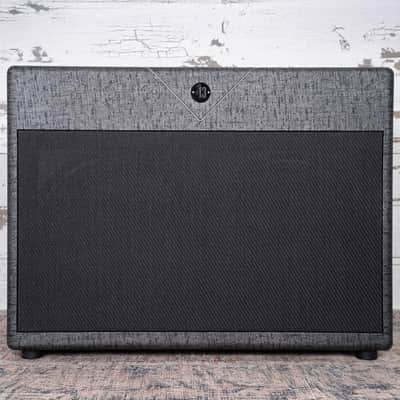 Divided by 13 2x12D Speaker Cabinet - Pewter Trout Bild 1