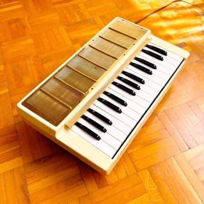 Hohner Organetta 3 - Portable Armonio and Organ from 1950s fully working! Ivory and Gold edition! Made in Germany! image 14
