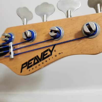 Peavey Foundation USA made 1990s bass guitar with hard case image 2