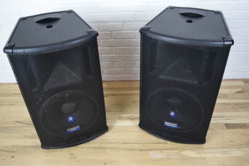 Mackie SA-1521 powered PA speakers excellent-used speakers for sale image 1