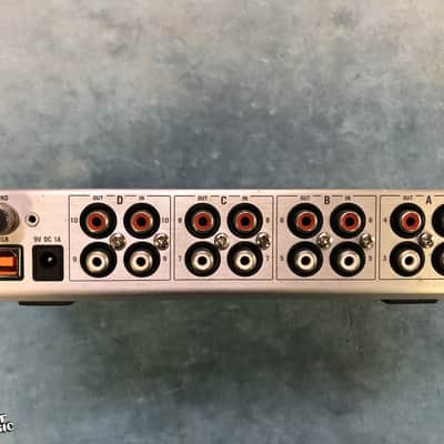 Native Instruments Traktor Audio 10 Audio MIDI DJ Interface image 3