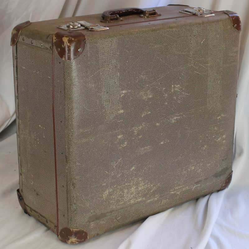 White & Brown Crosshatch Italian Hard Case for Accordion 17.75" x 16" x 9.75" (45cm x 40.50cm x 24.75cm) image 1
