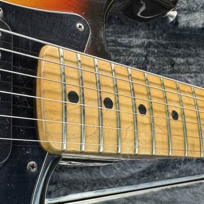 1977 Fender - Stratocaster - Sunburst - ID 5971 image 9