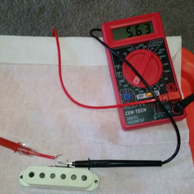 FENDER STRATOCASTER PICKUP 1979 Grey Bottom, meter read 5.63 image 1