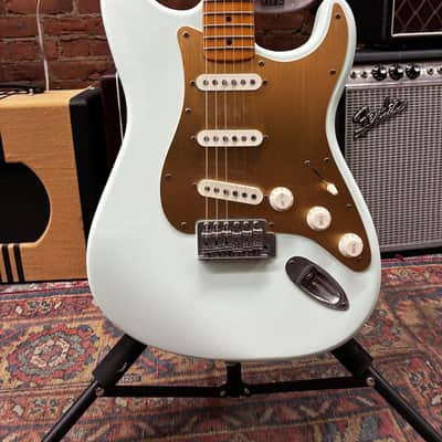 Squier 40th Anniversary Stratocaster, Satin Sonic Blue image 2