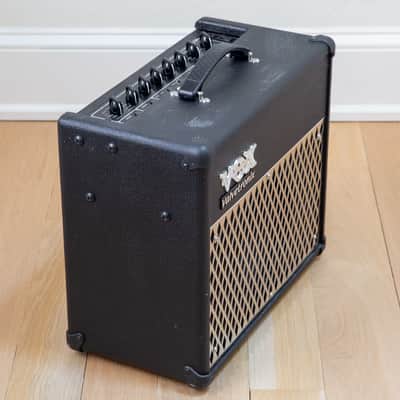 Vox Valvetronix AD15VT 15-Watt 1x8" Modeling Guitar Combo image 3