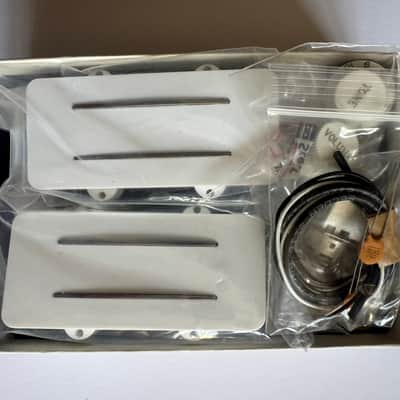 Joe Barden "JazzMaster" (JM) TwoTone™ Pick-Ups, 2010 - 2011 - White image 1