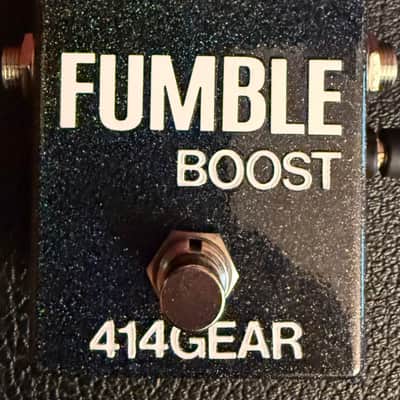 PedalPCB Fumble (JHS Fumble Boost Clone) – Powder-Coated Black Prismatic CosmosOverview image 4