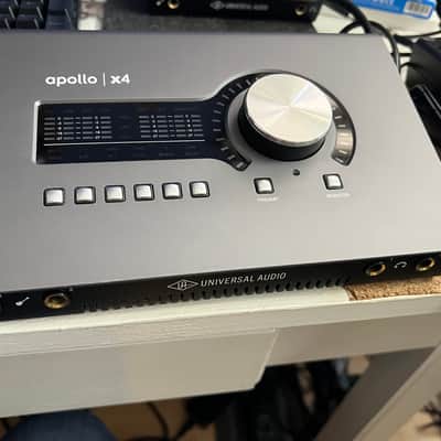 Universal Audio Apollo x4 QUAD Thunderbolt 3 Audio Interface 2019 - Present - Gray image 3