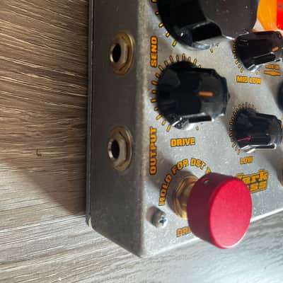 Markbass Mark Vintage Pre 2020 - Present - Raw Metal / Yellow image 2
