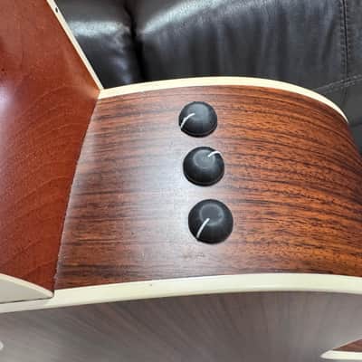 2007 Taylor 414CE-LTD 2007 - Natural. Fall Limited LTD with Gator GLDREAD12 soft hard shell case gig bag. Acoustic Electric Expression. Grand Auditorium image 7