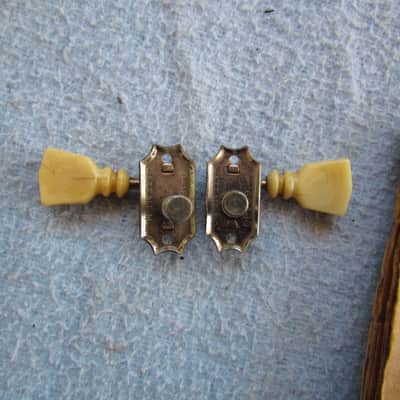 Vintage 1960's Kluson Single Line Double Ring Tuning Machines Fits 60's Gibson ES-335 Kluson Single Line Double Ring Tuners Set Of 2-1 Bass 1 Treble image 2