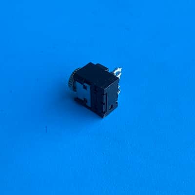 Fender Rumble 15 (PR2490) Bass Guitar Amplifier Part: 1/8" TRS Aux Input Socket image 5