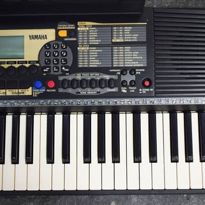 Yamaha PSR-225 61-Key Portable Keyboard image 3