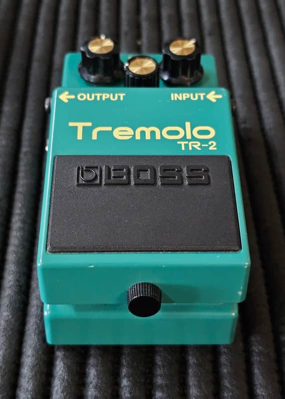 Boss TR-2 Tremolo (Silver Label) 1997 - Present - Green image 1