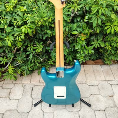 Fender Standard Stratocaster Lake Placid Blue Rosewood 2011 image 9