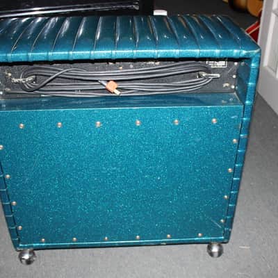 Kustom K150-6/1x15 Bass Combo with Blue Roll & Tuck on Wheels image 8