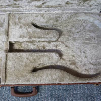 Vintage 1980s Hondo Longhorn Guitar Copper Case Very Clean Grey Fuzzy Case image 2