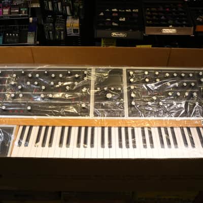 Moog One 16-Voice 61-Key Polyphonic Analog Synthesizer 2018 - Present - Black/Ash image 4